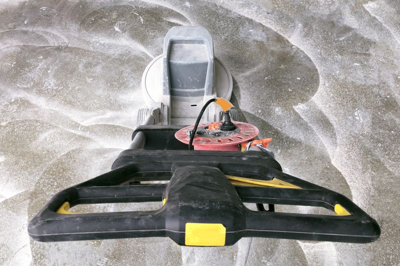 Polishing equipment in use